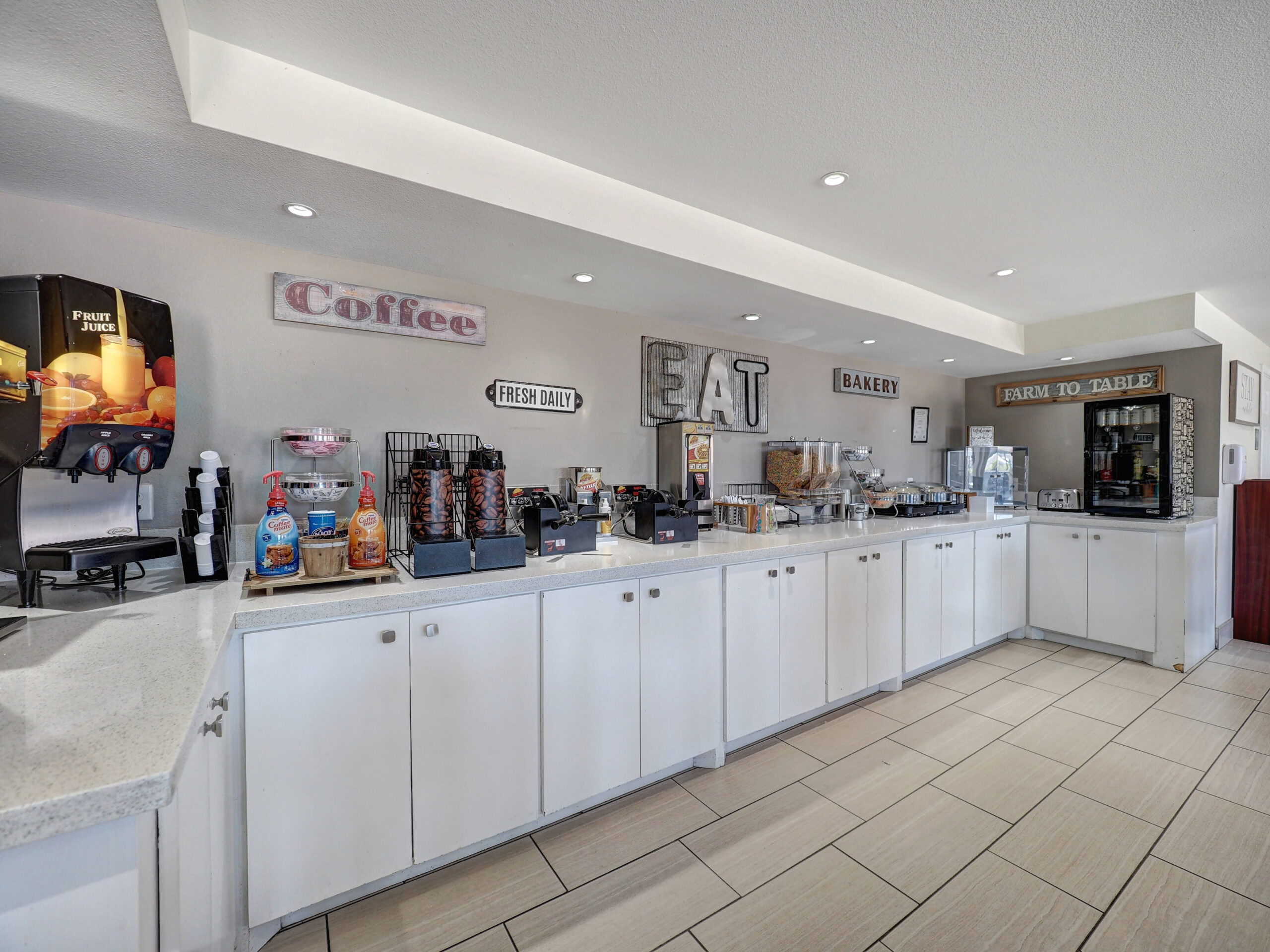 Breakfast Area 2 scaled 1